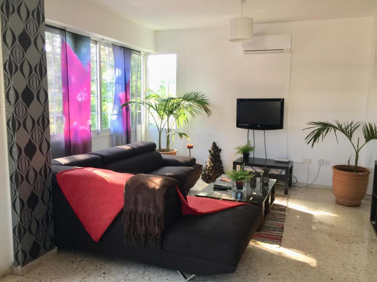 Apartament Vangelios *